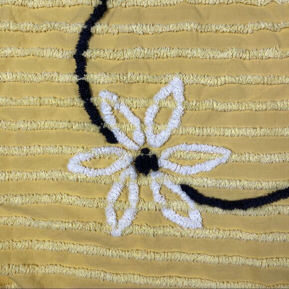 Vintage
Andrisona Chenille Coverlet Bedspread Yellow Brown White Daisy 53"x81" - Picture 6 of 14